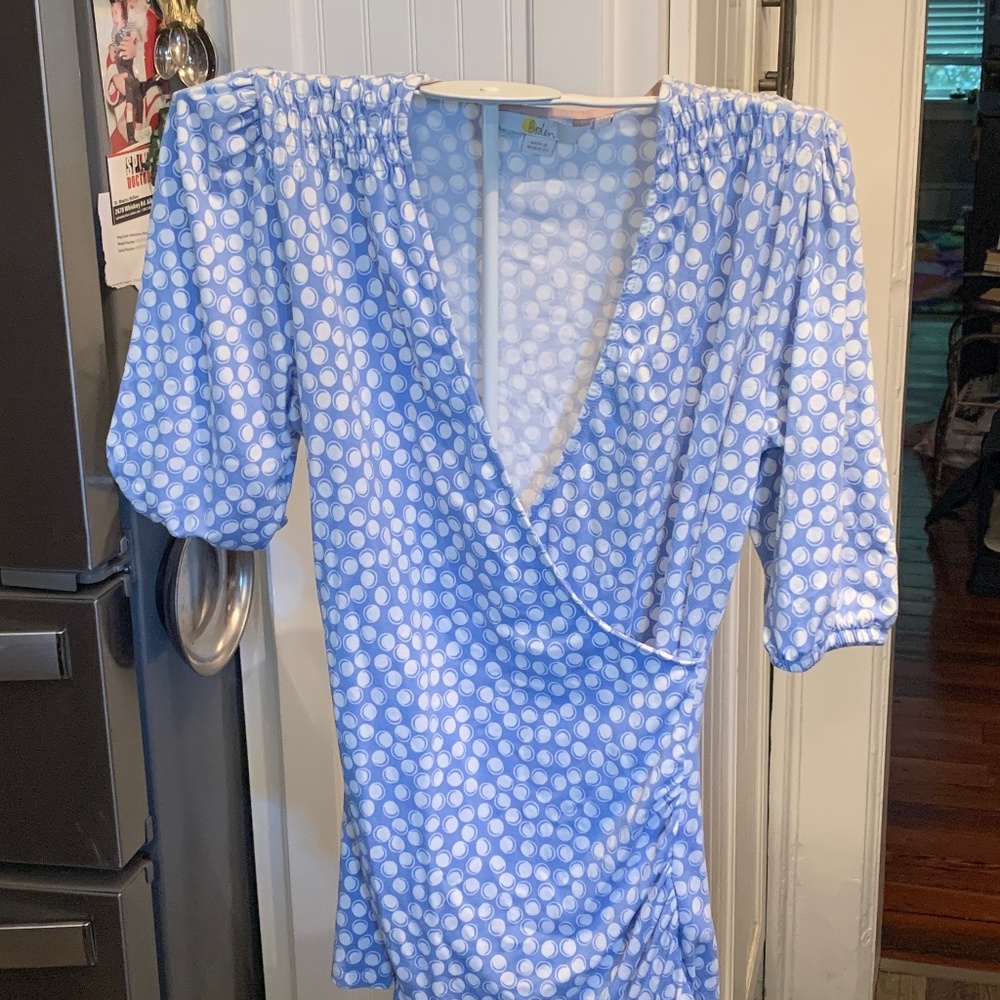 Boden viscose and elastaine faux wrap top with balloon sleeves. Worn about 4x